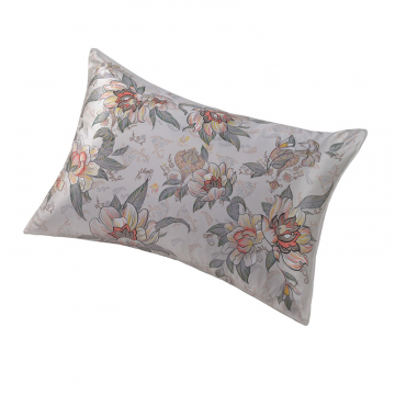 Наволочка 50х70 Лазоревый цветок в жемчужно-белом, шелк и сатин