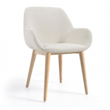 Стул Konna из белой ткани букле с ножками из массива ясеня