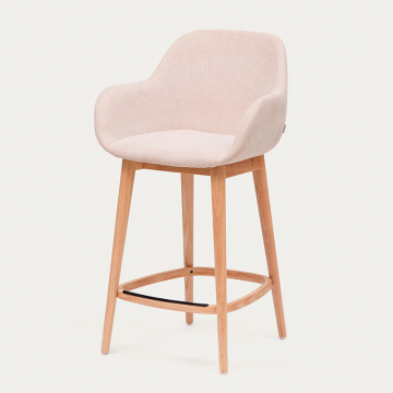 Полубарный стул Konna бежевого цвета с ножками из массива ясеня в светлой отделке, 65 см