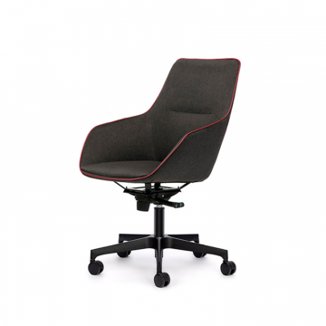 Офисное кресло Monza с низкой спинкой на крестовине с колесами