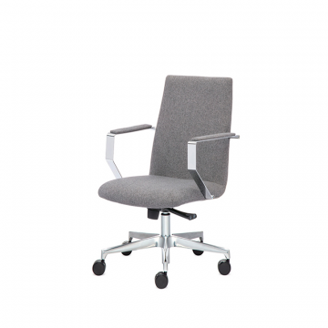 Офисное кресло Hugo с низкой спинкой на крестовине с колесами