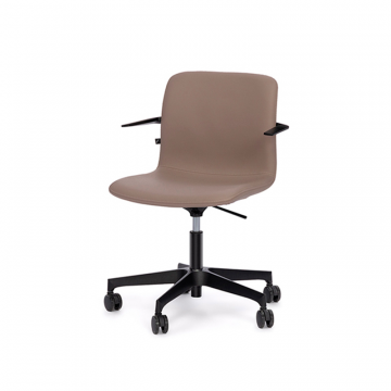 Офисное кресло Grace с низкой спинкой на крестовине с колесами