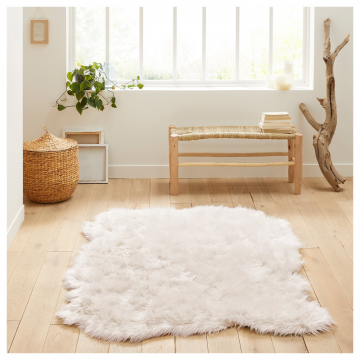 Ковер Livio с эффектом овечьей кожи  135 x 190 см  белый