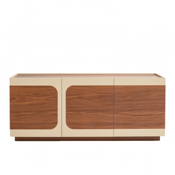 Трехдверный сервант отделанный шпоном ореха Galdo