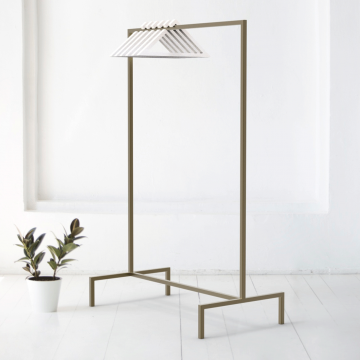 Вешалка напольная минимализм в золотом цвете