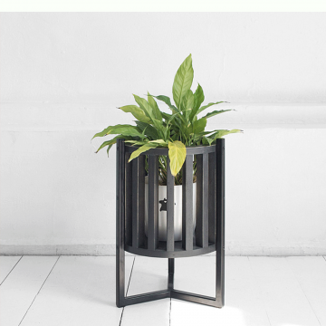 Кашпо  Куг в черном цвете