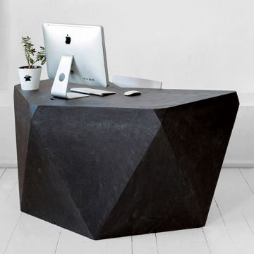 Рабочий стол Гексагон Брильянт из микроцемента в черном цвете