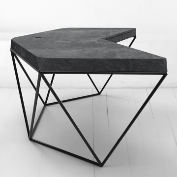 Рабочий стол Гексагон из микроцемента в черном цвете