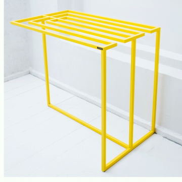 Сушилка для белья в желтом цвете