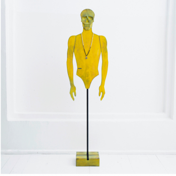 Манекен-вешалка КОСТЯ с головой череп в желтом цвете