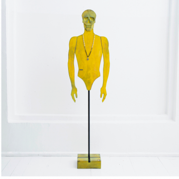 Манекен-вешалка КОСТЯ с головой череп в желтом цвете