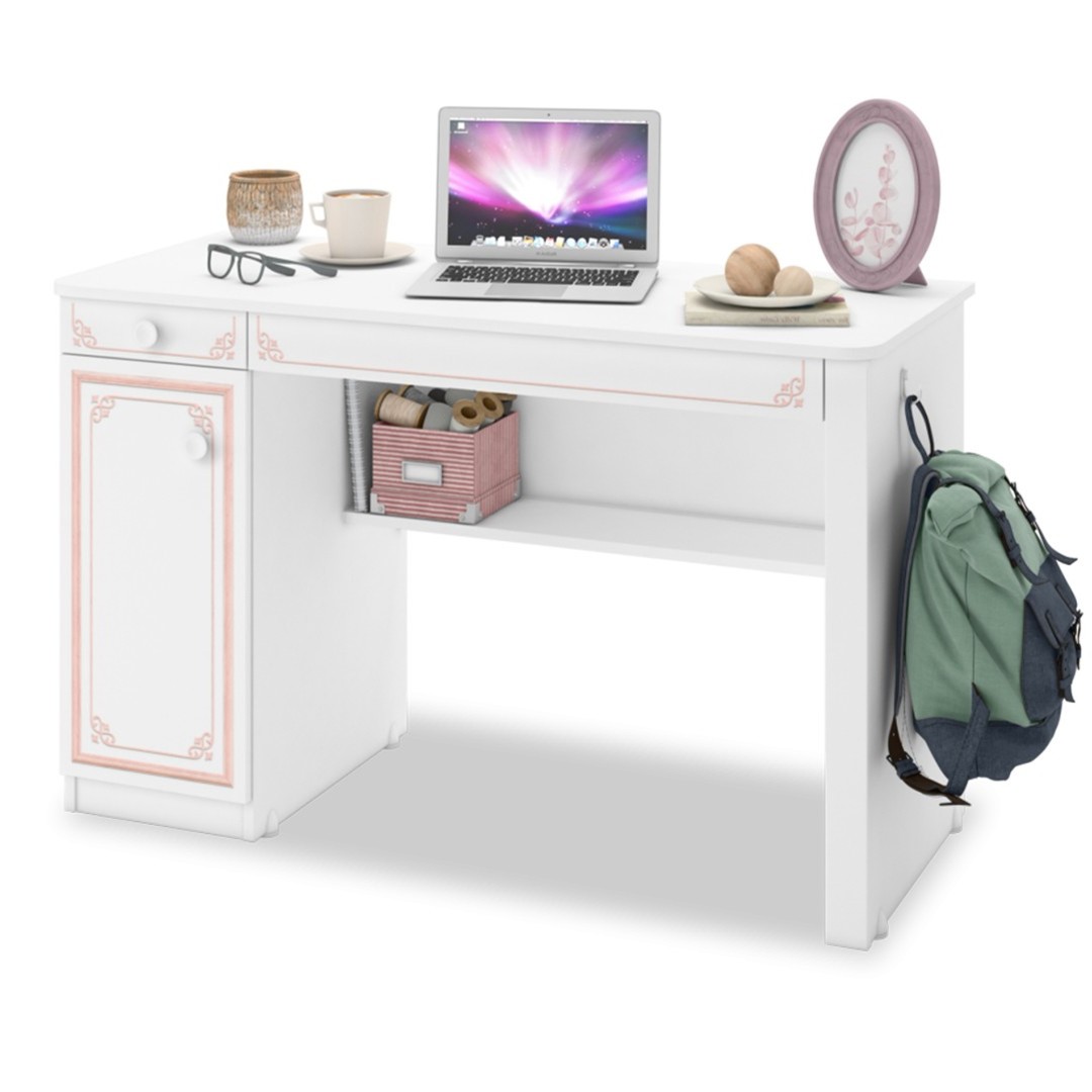 Розовый письменный стол для девочки